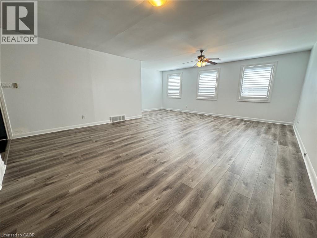 655 Fennell Avenue E Unit# 3, Hamilton, Ontario  L8V 1T9 - Photo 2 - 40775551