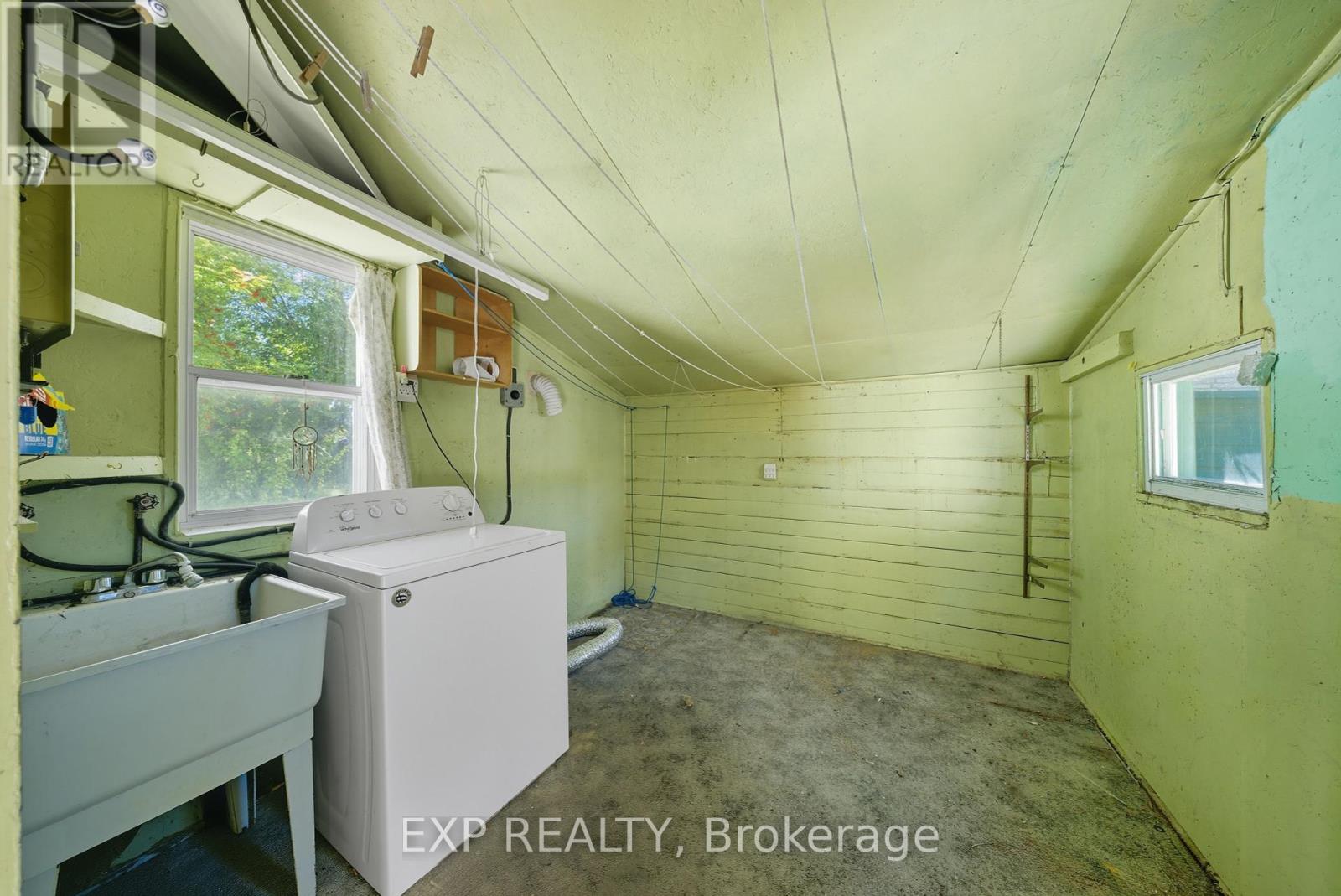35 Glen Road, Kitchener, Ontario  N2M 3E7 - Photo 7 - X12437750
