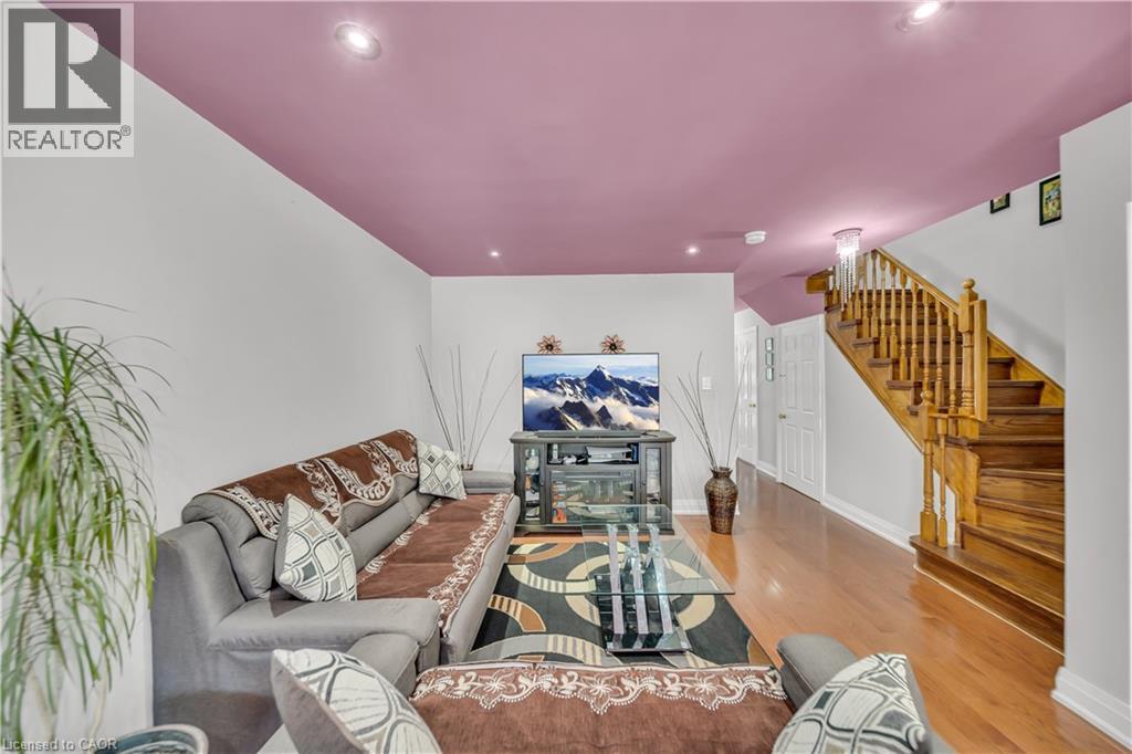 562 Orange Walk Crescent, Mississauga, Ontario  L5R 0A3 - Photo 7 - 40775300