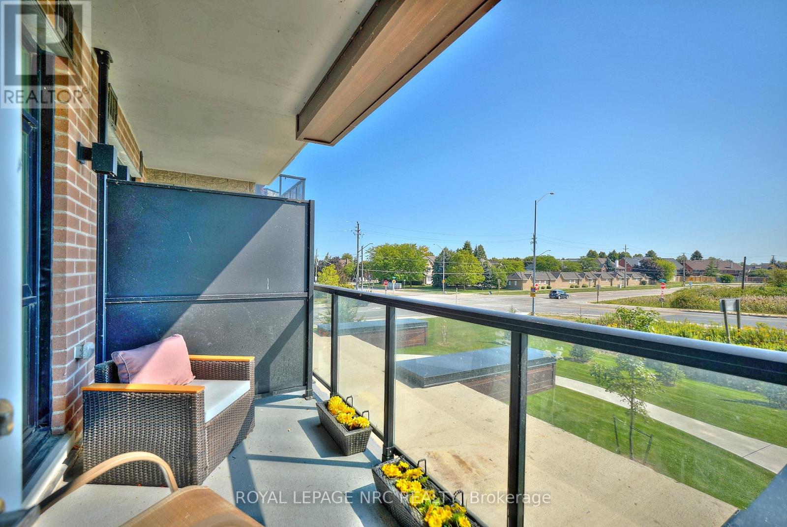 221 - 600 North Service Road, Hamilton (Lakeshore), Ontario  L8E 0L2 - Photo 20 - X12438189