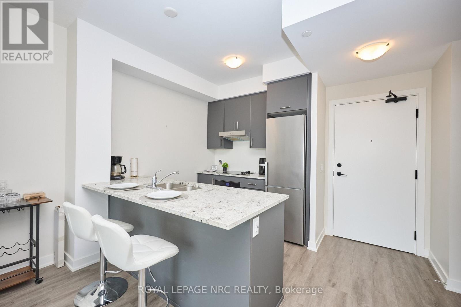 221 - 600 North Service Road, Hamilton (Lakeshore), Ontario  L8E 0L2 - Photo 8 - X12438189