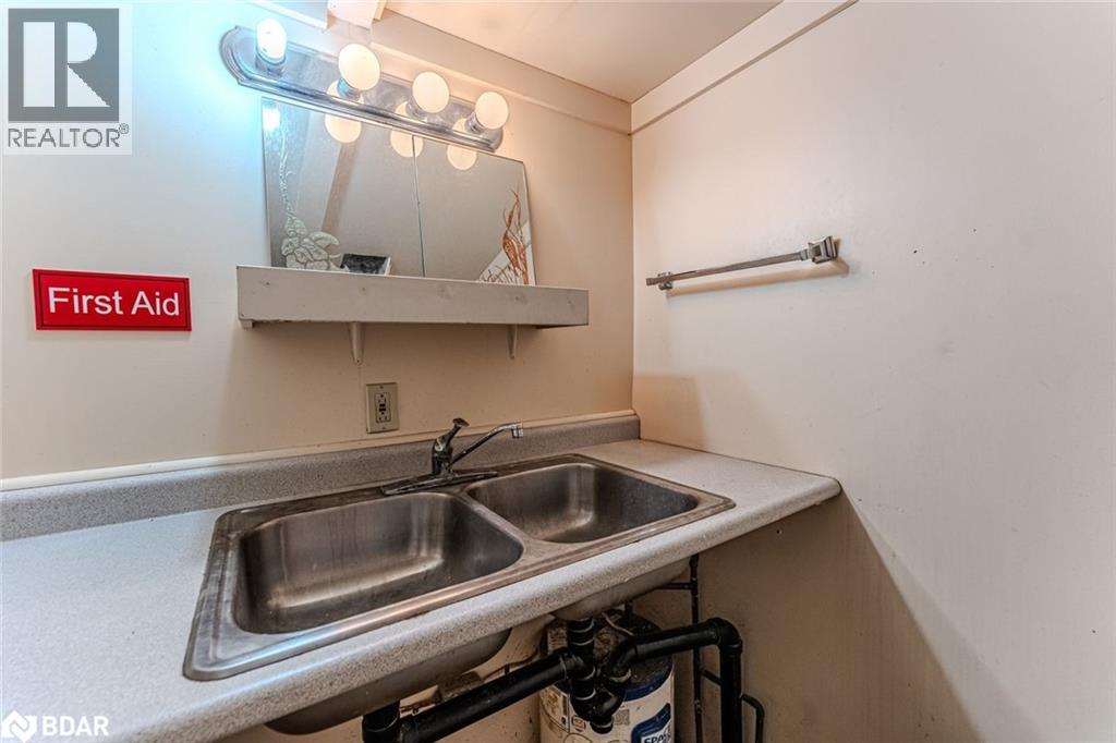 48 Ellen Street Unit# 3, Barrie, Ontario  L4N 3A4 - Photo 7 - 40773855