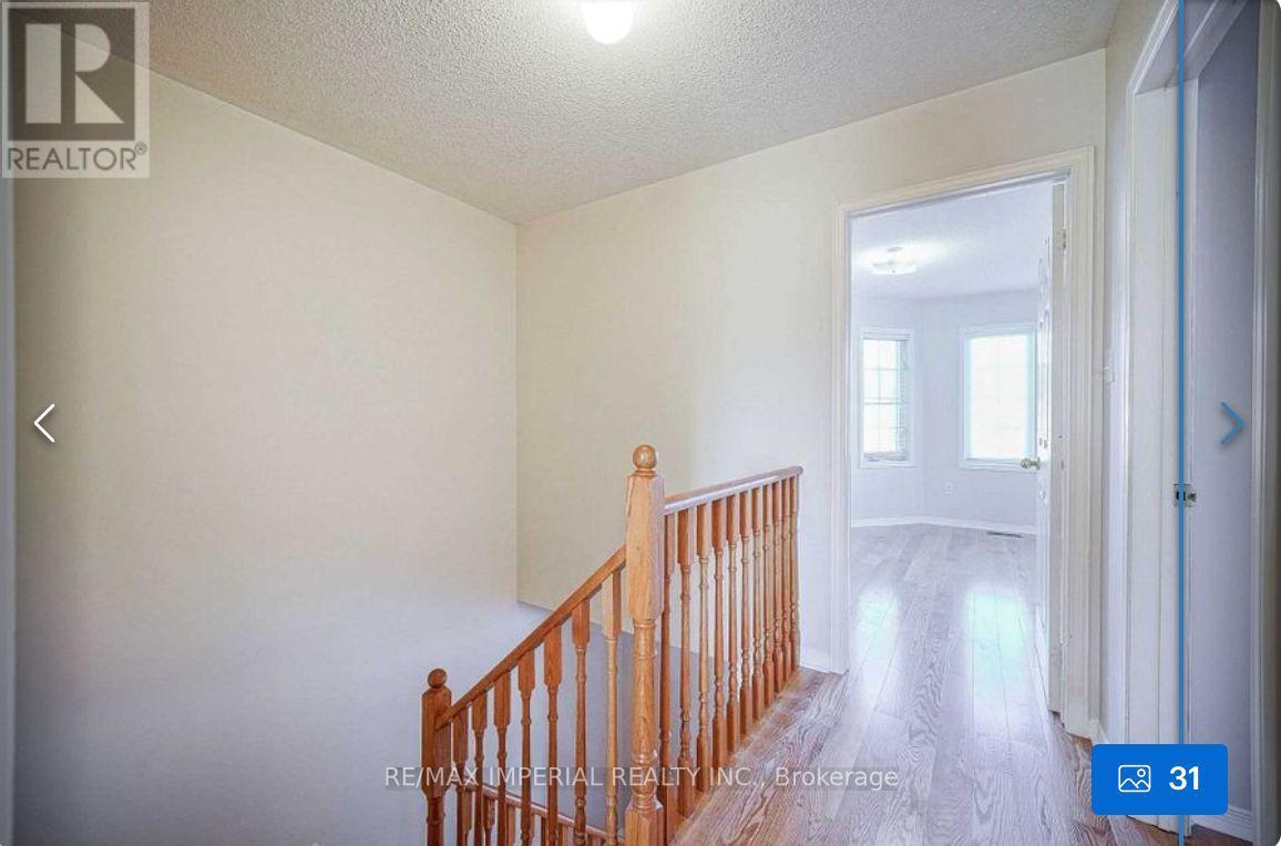 89 Grasslands Avenue, Richmond Hill, Ontario  L4B 4K5 - Photo 13 - N12438107