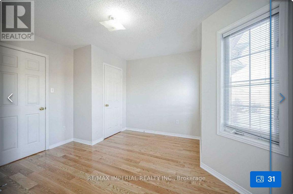 89 Grasslands Avenue, Richmond Hill, Ontario  L4B 4K5 - Photo 18 - N12438107