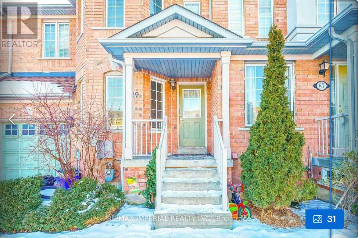 89 Grasslands Avenue, Richmond Hill, Ontario  L4B 4K5 - Photo 2 - N12438107
