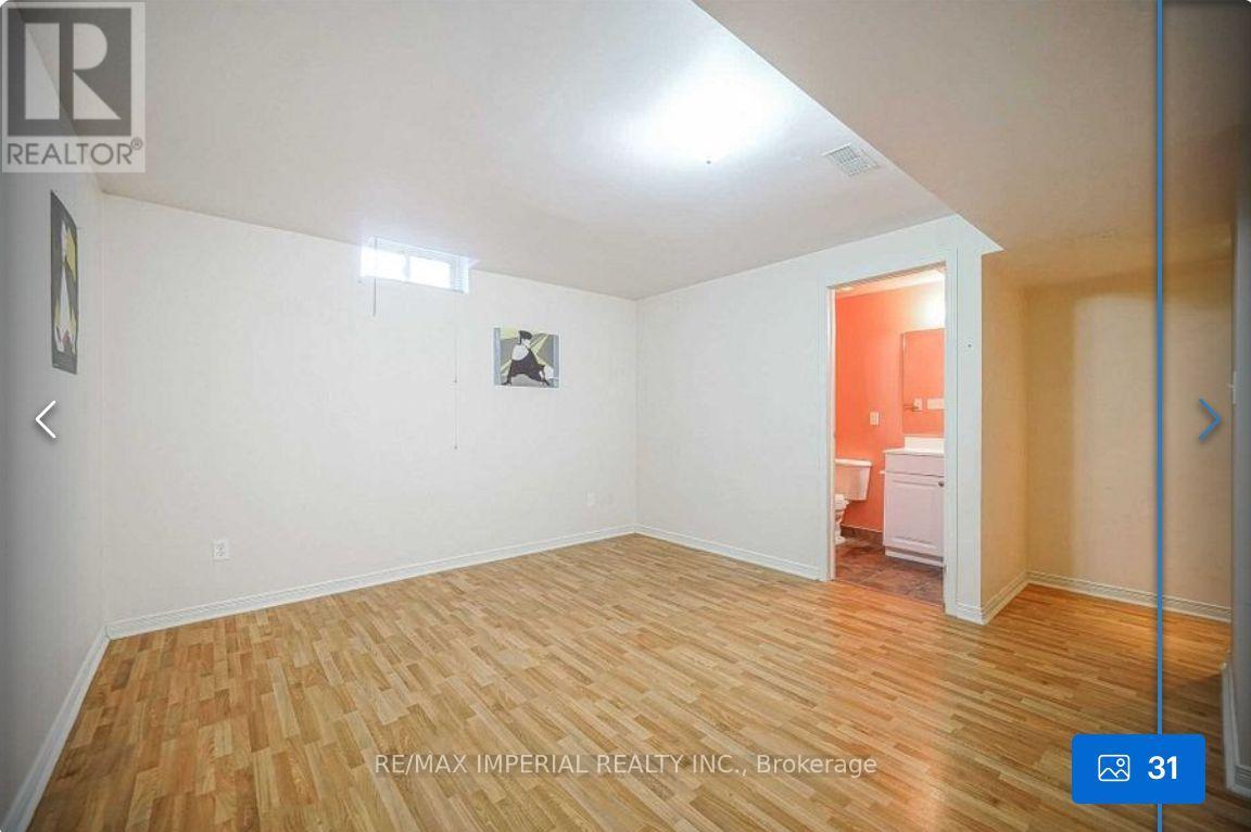 89 Grasslands Avenue, Richmond Hill, Ontario  L4B 4K5 - Photo 27 - N12438107
