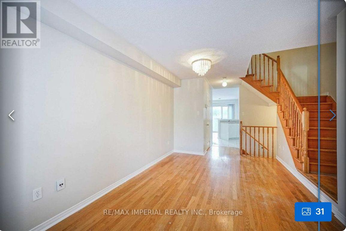 89 Grasslands Avenue, Richmond Hill, Ontario  L4B 4K5 - Photo 5 - N12438107