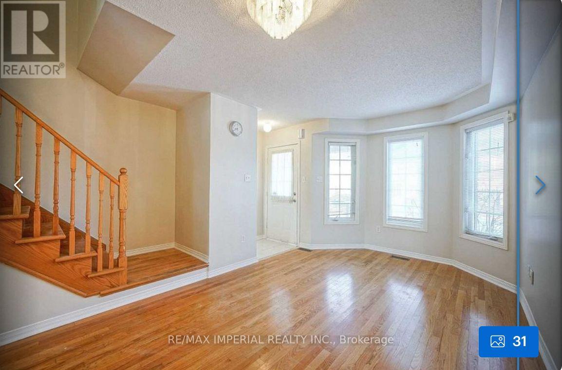 89 Grasslands Avenue, Richmond Hill, Ontario  L4B 4K5 - Photo 6 - N12438107