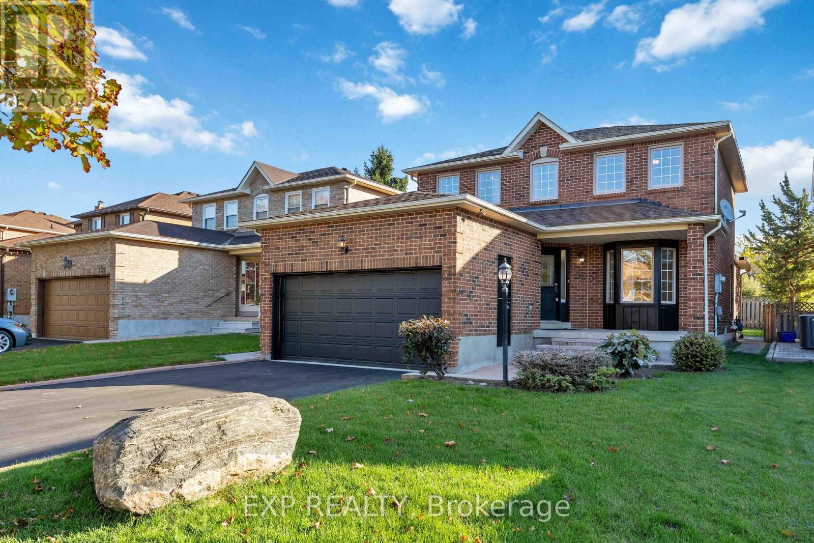 126 Largo Crescent, Vaughan, Ontario  L6A 1N1 - Photo 1 - N12438112