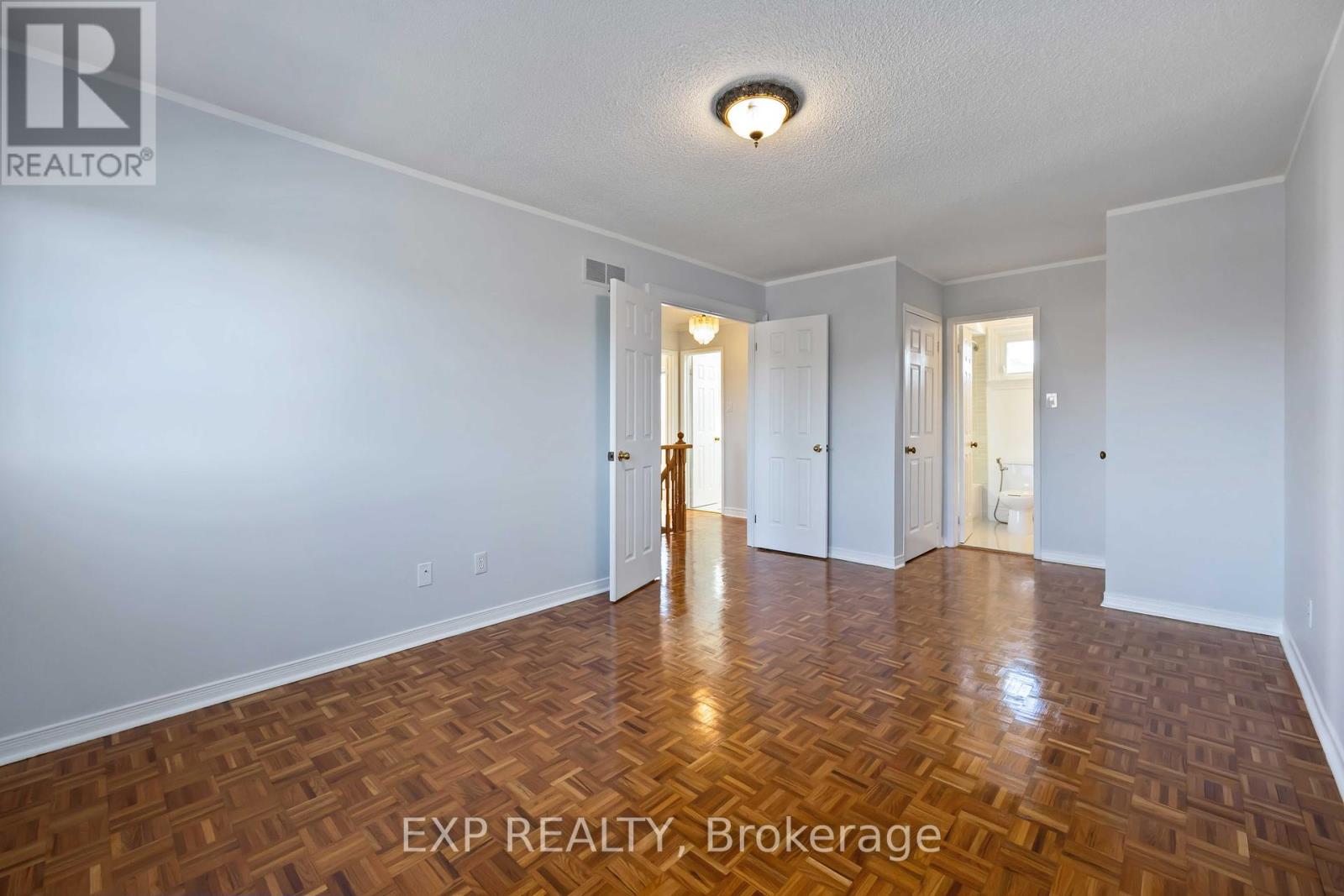 126 Largo Crescent, Vaughan, Ontario  L6A 1N1 - Photo 11 - N12438112