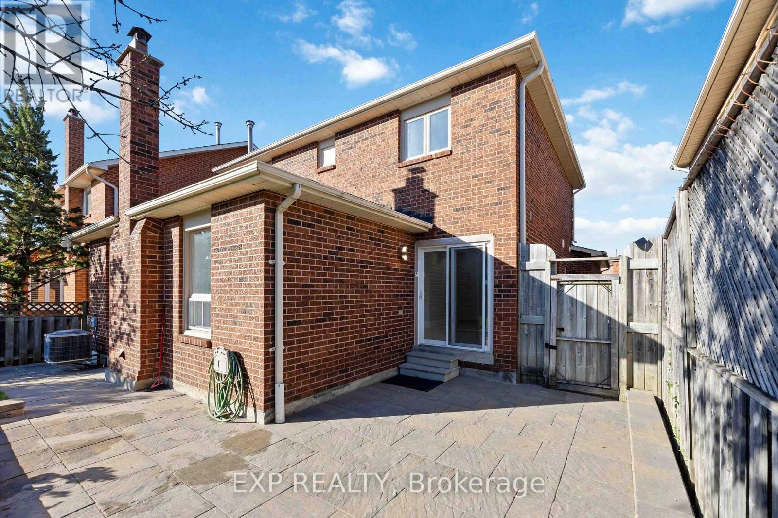 126 Largo Crescent, Vaughan, Ontario  L6A 1N1 - Photo 14 - N12438112