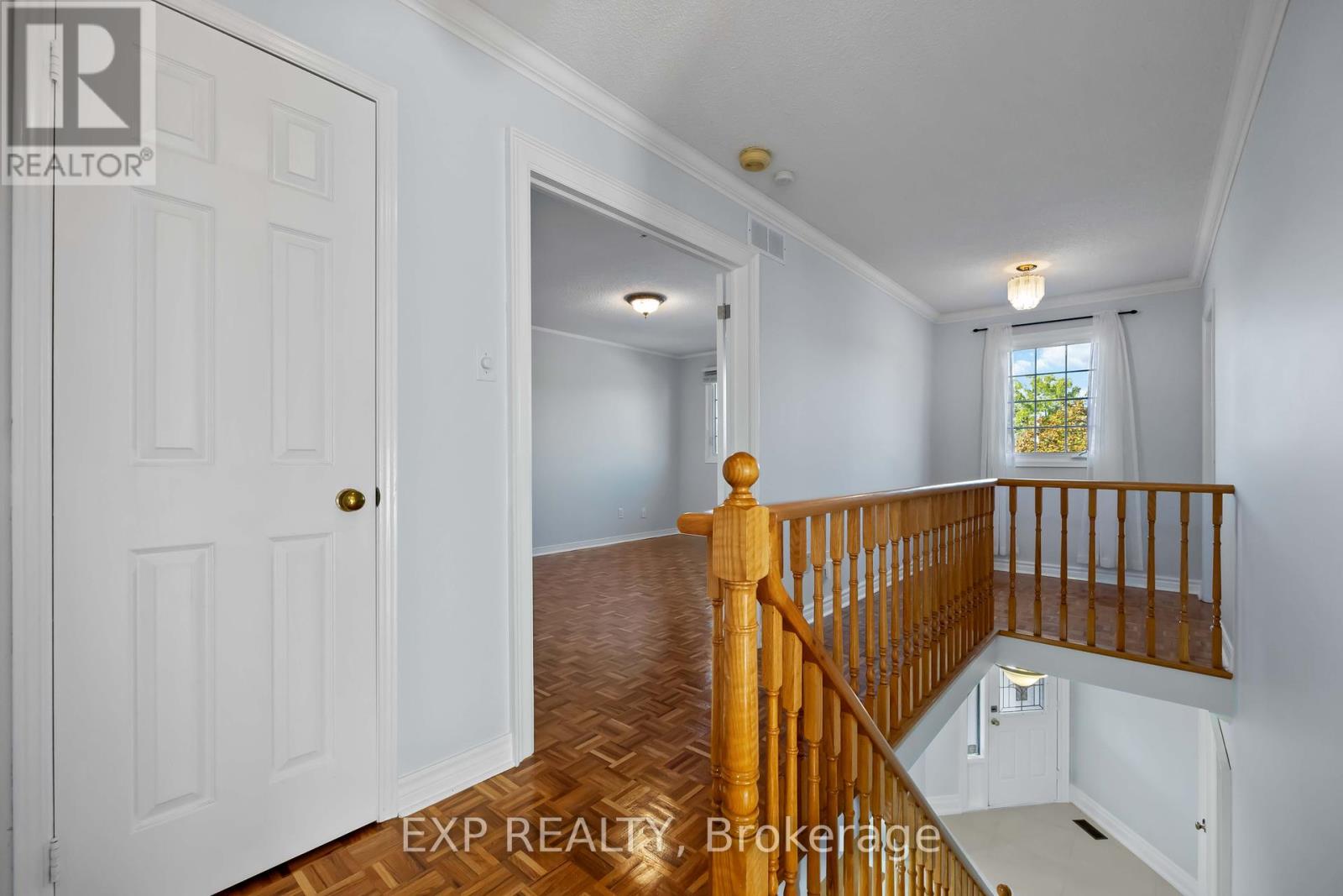 126 Largo Crescent, Vaughan, Ontario  L6A 1N1 - Photo 7 - N12438112