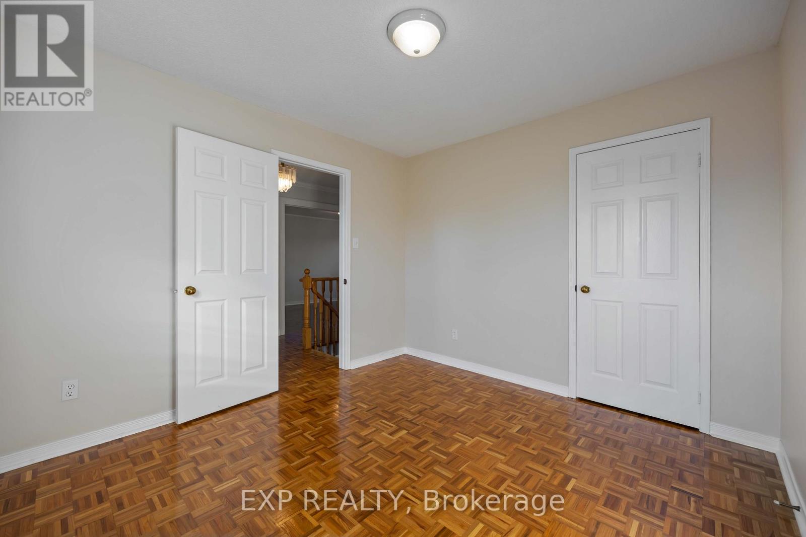 126 Largo Crescent, Vaughan, Ontario  L6A 1N1 - Photo 8 - N12438112