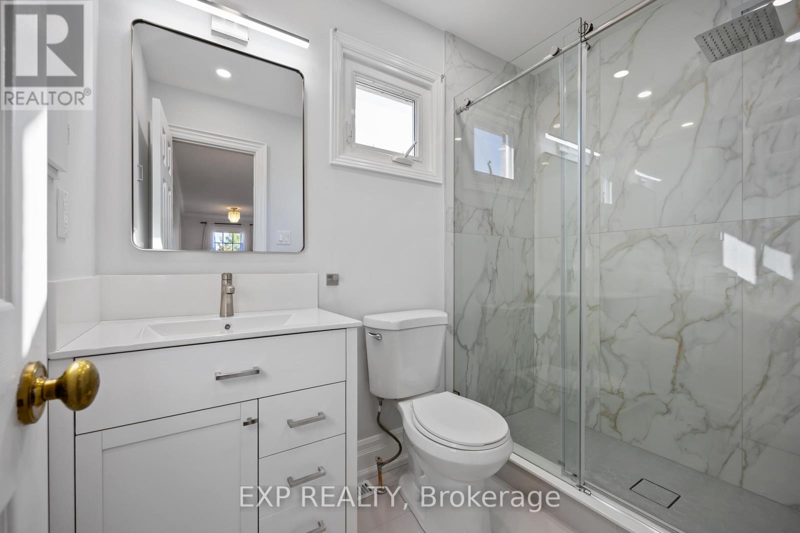 126 Largo Crescent, Vaughan, Ontario  L6A 1N1 - Photo 9 - N12438112