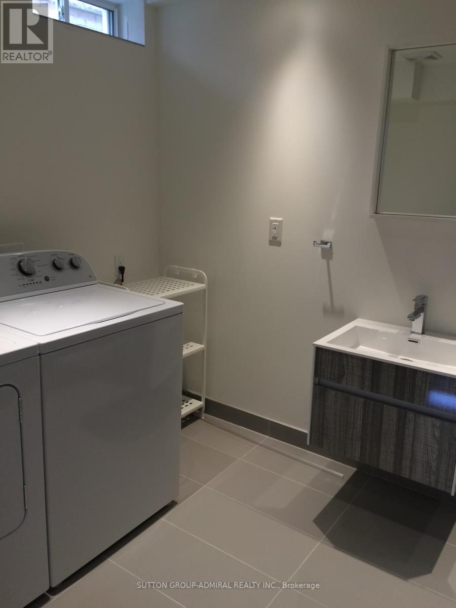 Lower - 306 Chatfield Drive, Vaughan, Ontario  L4H 3R7 - Photo 8 - N12438115