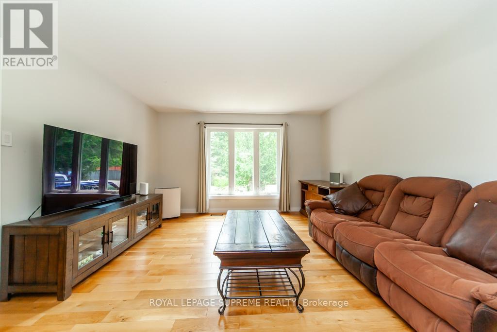 2 Orsi Street, Adjala-Tosorontio (Everett), Ontario  L0M 1J0 - Photo 9 - N12438148