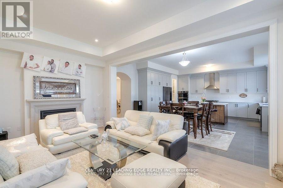 77 Terravista Crescent, Vaughan, Ontario  L4H 5K3 - Photo 3 - N12438161