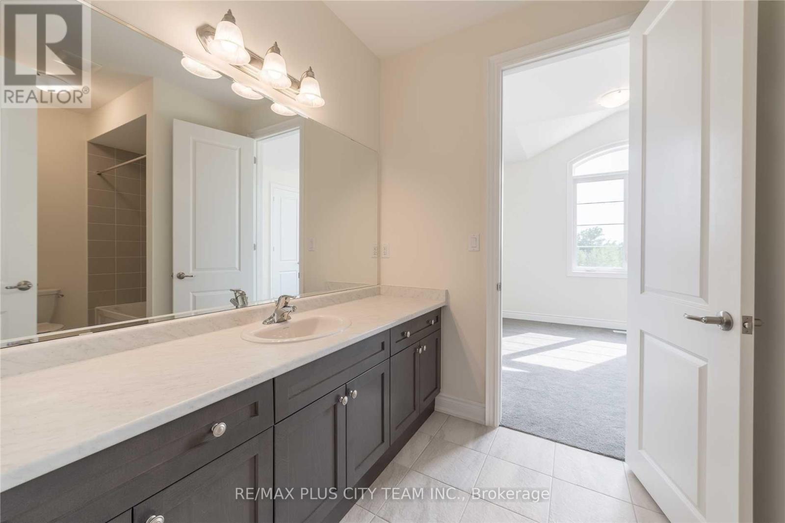 31 Grace Lake Court, Vaughan, Ontario  L4H 4V2 - Photo 18 - N12438163