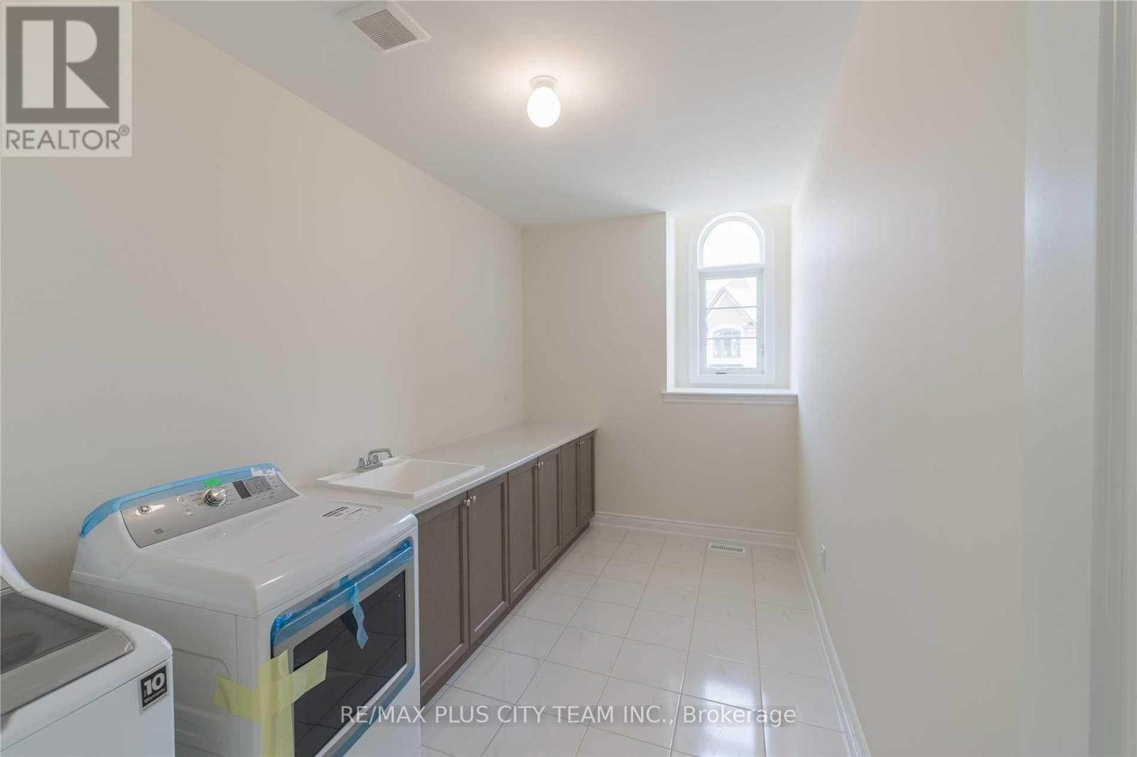 31 Grace Lake Court, Vaughan, Ontario  L4H 4V2 - Photo 20 - N12438163