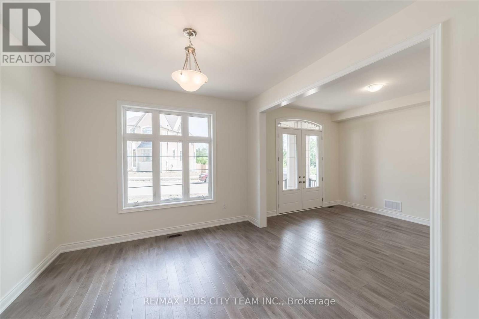 31 Grace Lake Court, Vaughan, Ontario  L4H 4V2 - Photo 8 - N12438163
