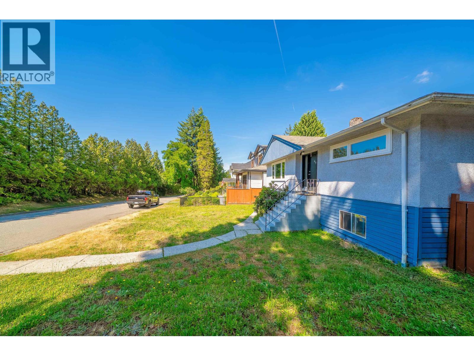 432 W 25th Street, North Vancouver, British Columbia  V7N 2G2 - Photo 3 - R3026309