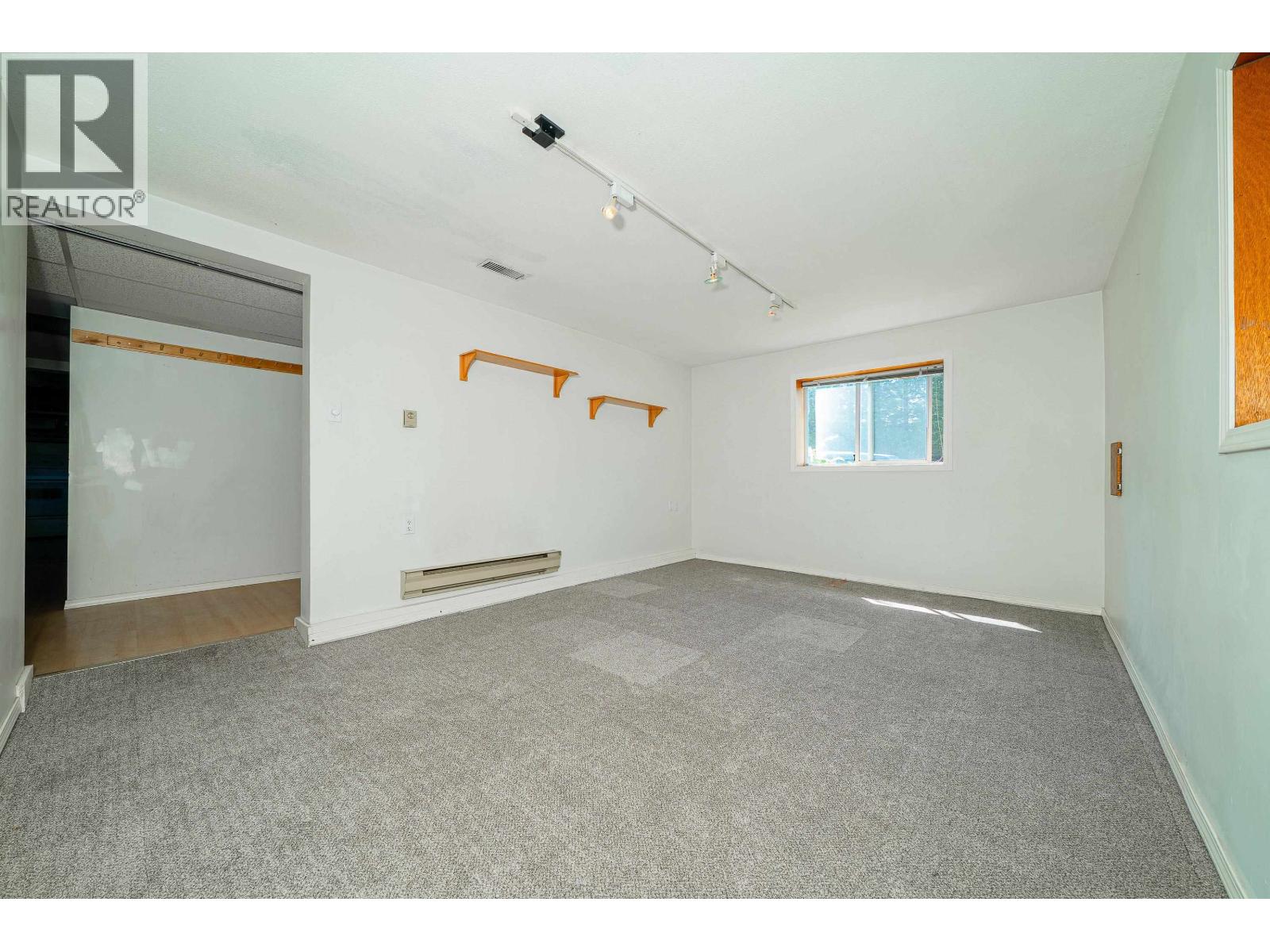 432 W 25th Street, North Vancouver, British Columbia  V7N 2G2 - Photo 13 - R3026309