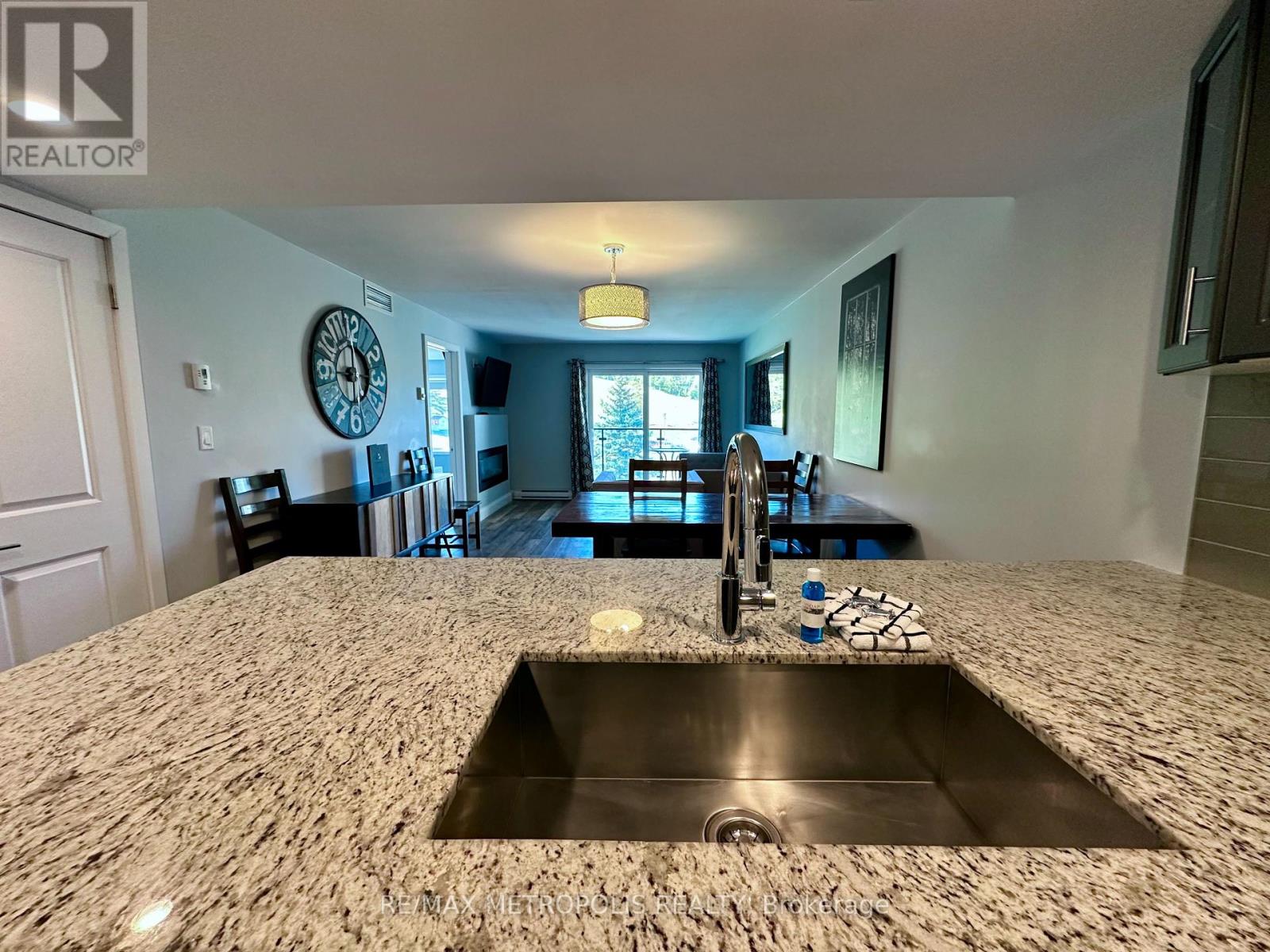 301 - 80 Horseshoe Boulevard, Oro-Medonte, Ontario  L4M 4Y8 - Photo 13 - S12438135