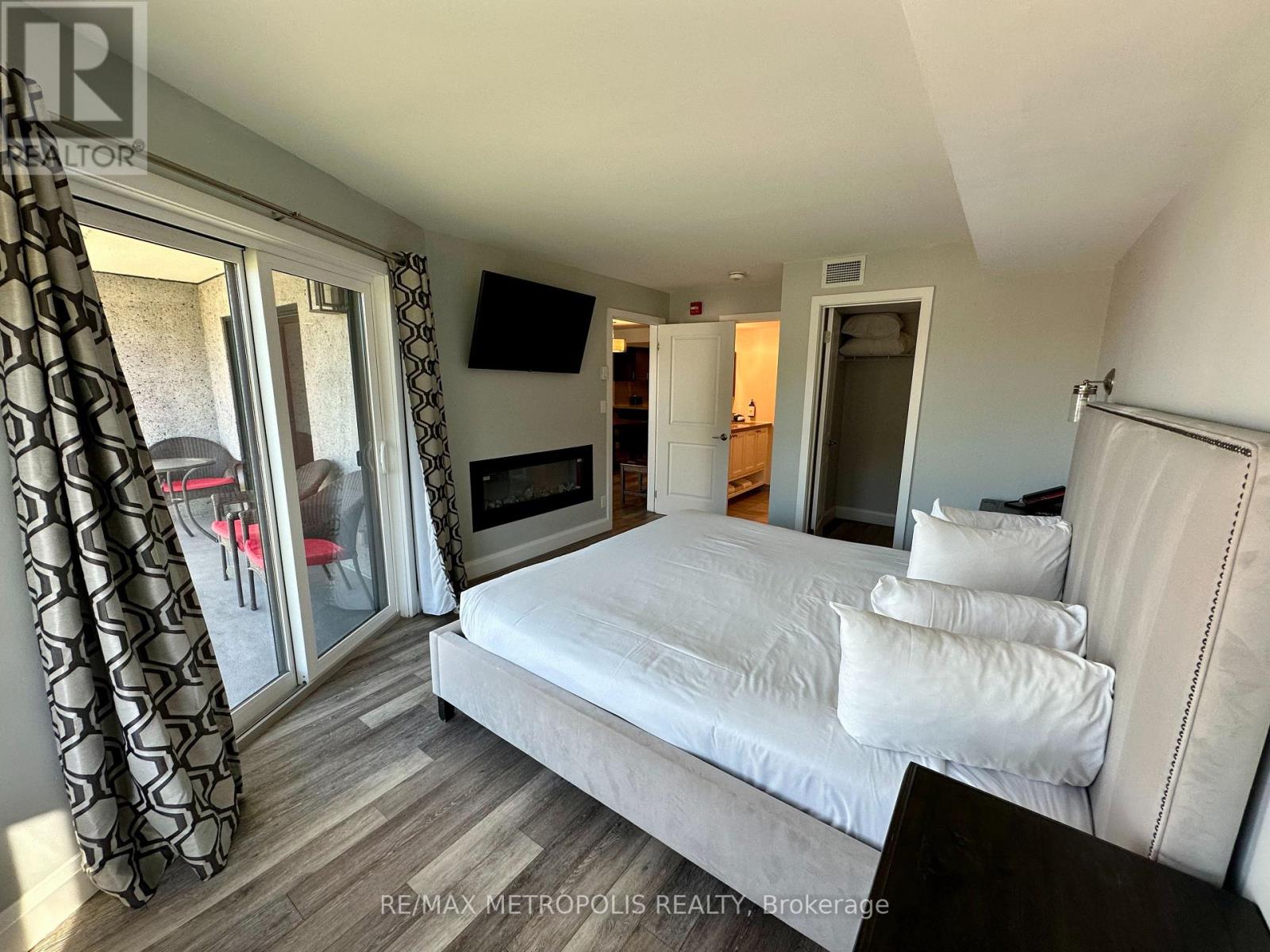 301 - 80 Horseshoe Boulevard, Oro-Medonte, Ontario  L4M 4Y8 - Photo 17 - S12438135