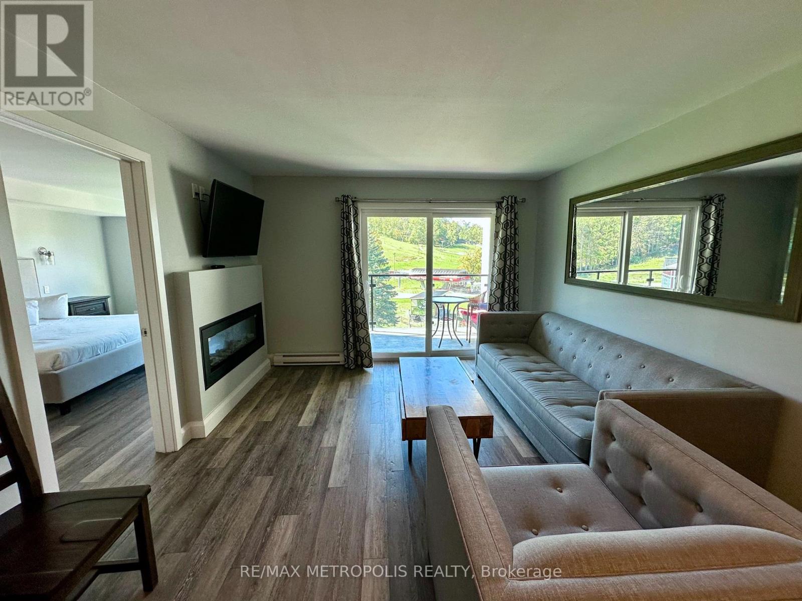 301 - 80 Horseshoe Boulevard, Oro-Medonte, Ontario  L4M 4Y8 - Photo 7 - S12438135