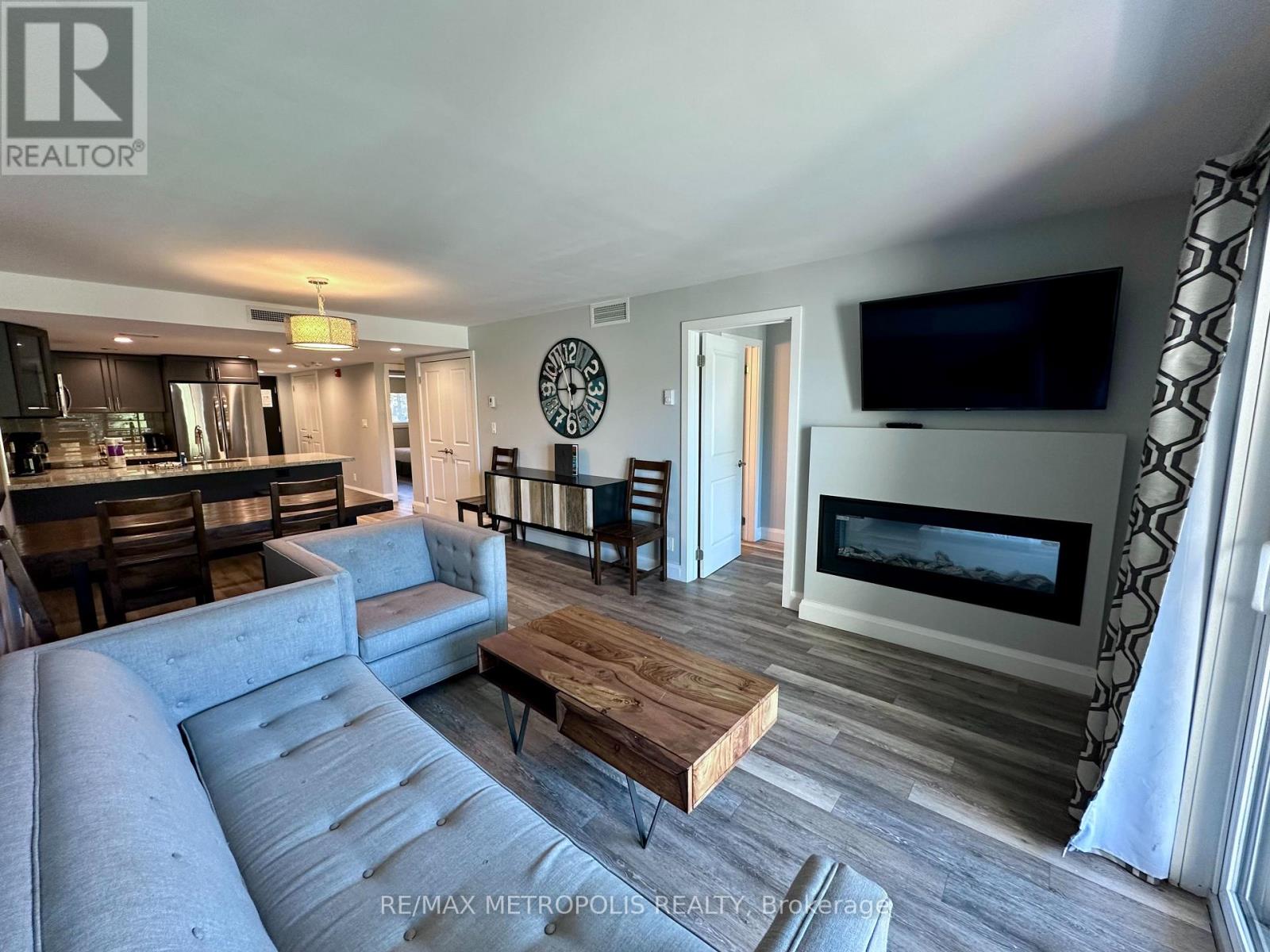 301 - 80 Horseshoe Boulevard, Oro-Medonte, Ontario  L4M 4Y8 - Photo 8 - S12438135