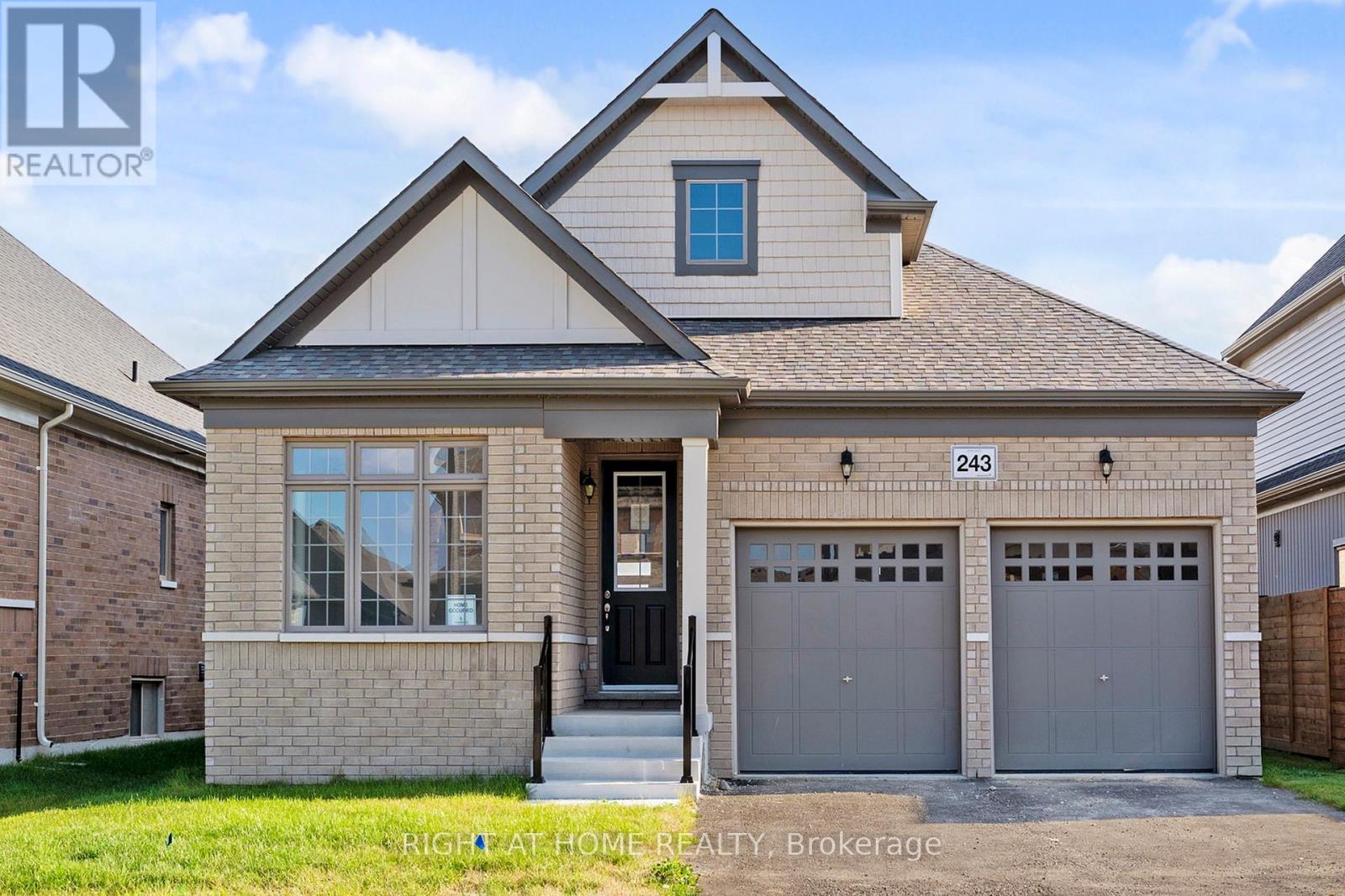 243 Duncan Street, Clearview, Ontario  L0M 1S0 - Photo 1 - S12438151