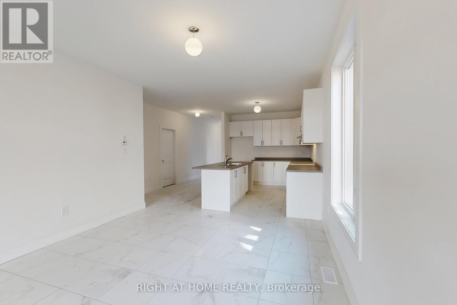 243 Duncan Street, Clearview, Ontario  L0M 1S0 - Photo 10 - S12438151