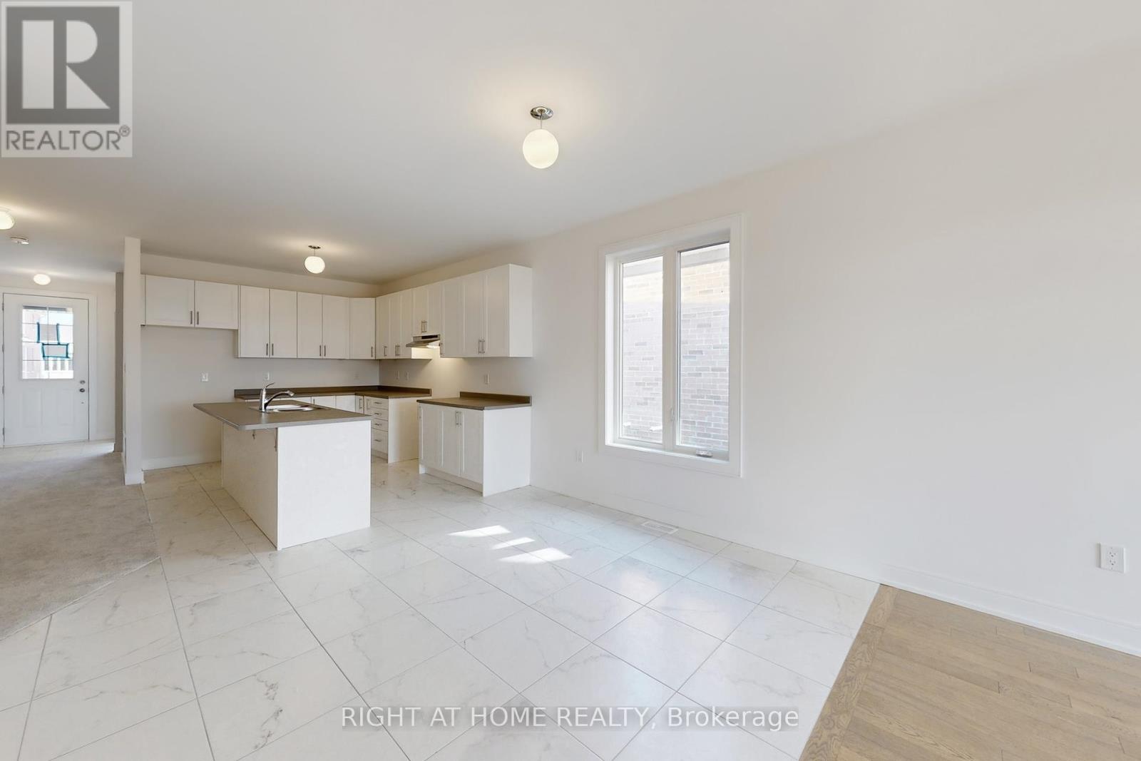 243 Duncan Street, Clearview, Ontario  L0M 1S0 - Photo 11 - S12438151