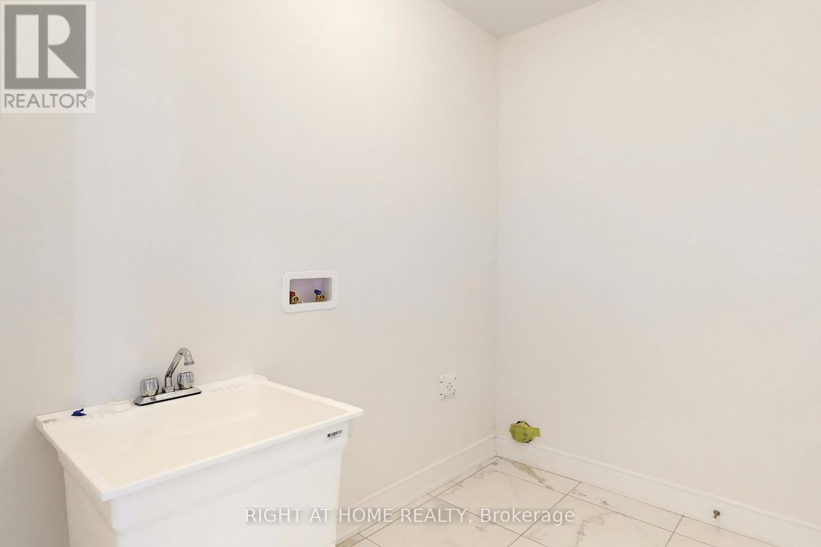 243 Duncan Street, Clearview, Ontario  L0M 1S0 - Photo 19 - S12438151
