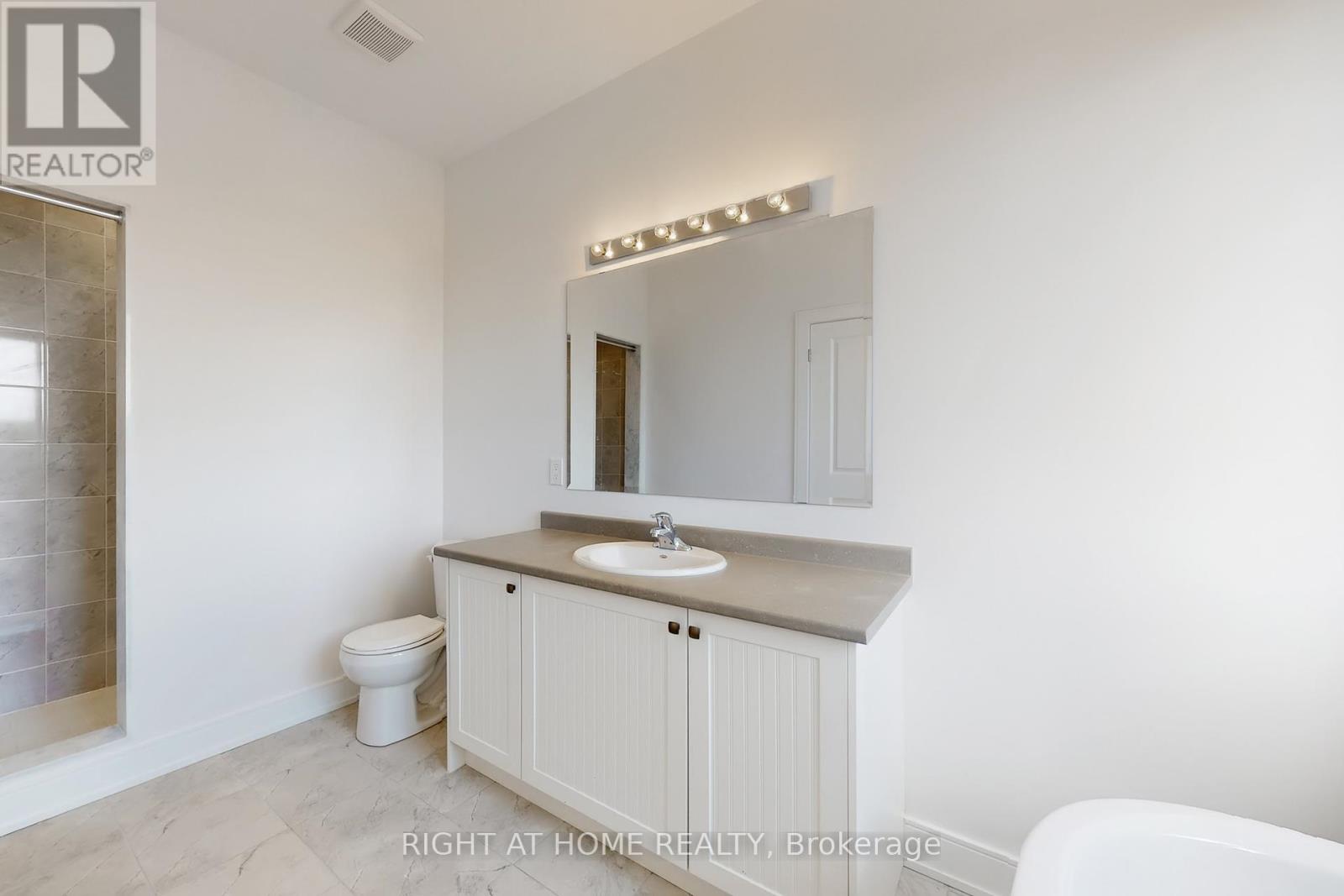 243 Duncan Street, Clearview, Ontario  L0M 1S0 - Photo 28 - S12438151