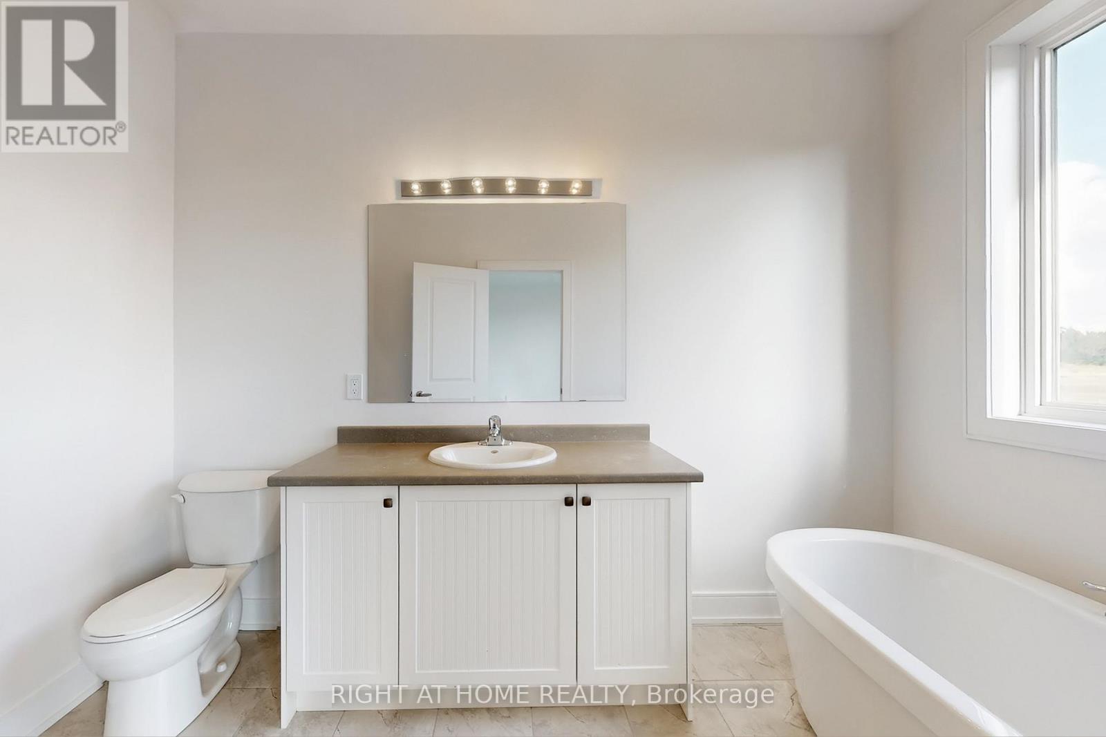 243 Duncan Street, Clearview, Ontario  L0M 1S0 - Photo 29 - S12438151