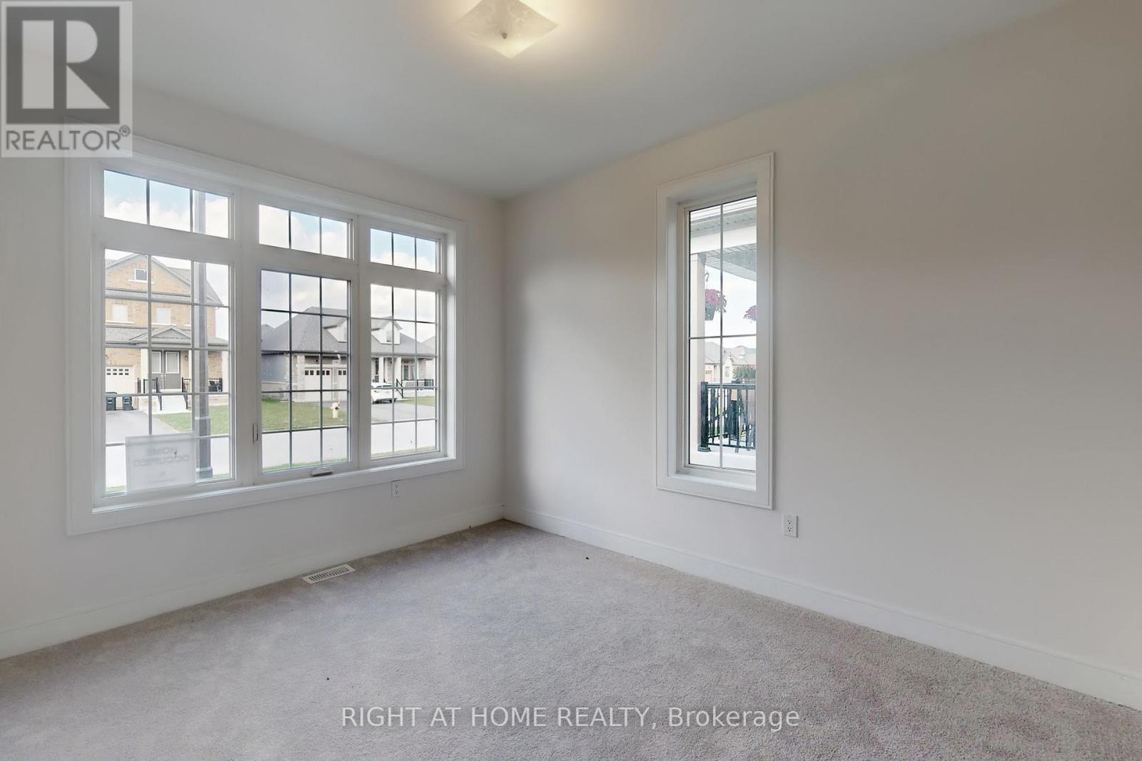 243 Duncan Street, Clearview, Ontario  L0M 1S0 - Photo 30 - S12438151