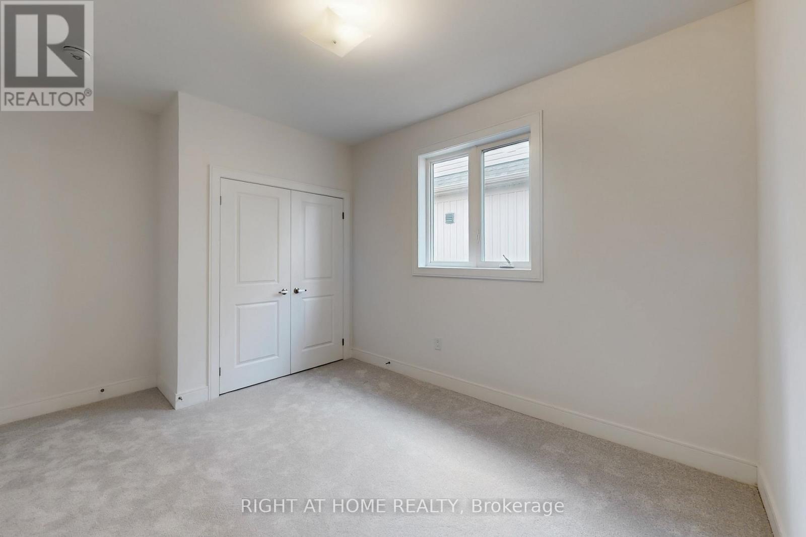 243 Duncan Street, Clearview, Ontario  L0M 1S0 - Photo 34 - S12438151