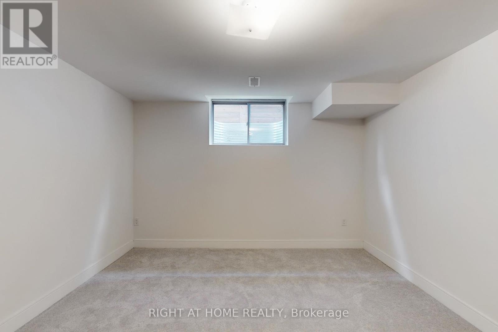 243 Duncan Street, Clearview, Ontario  L0M 1S0 - Photo 36 - S12438151