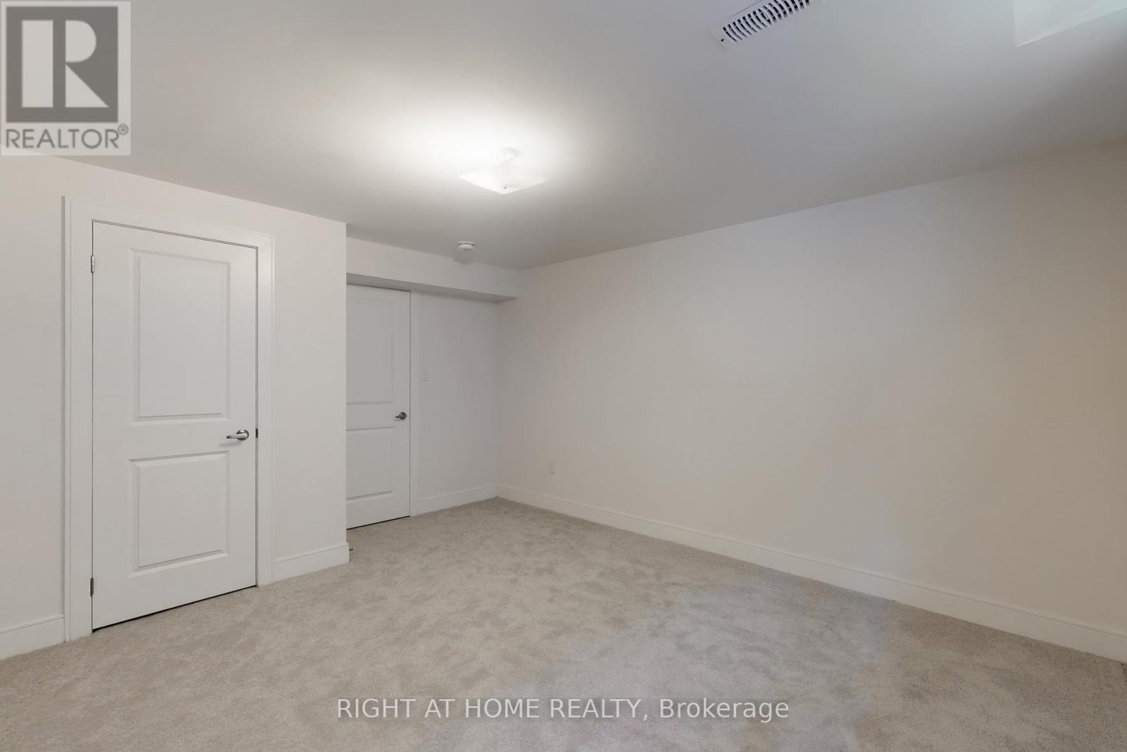 243 Duncan Street, Clearview, Ontario  L0M 1S0 - Photo 37 - S12438151