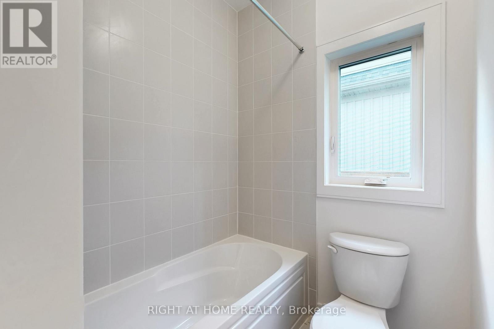 243 Duncan Street, Clearview, Ontario  L0M 1S0 - Photo 39 - S12438151