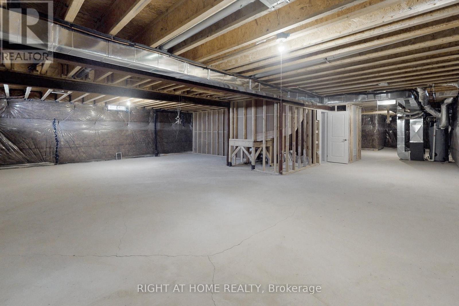 243 Duncan Street, Clearview, Ontario  L0M 1S0 - Photo 41 - S12438151