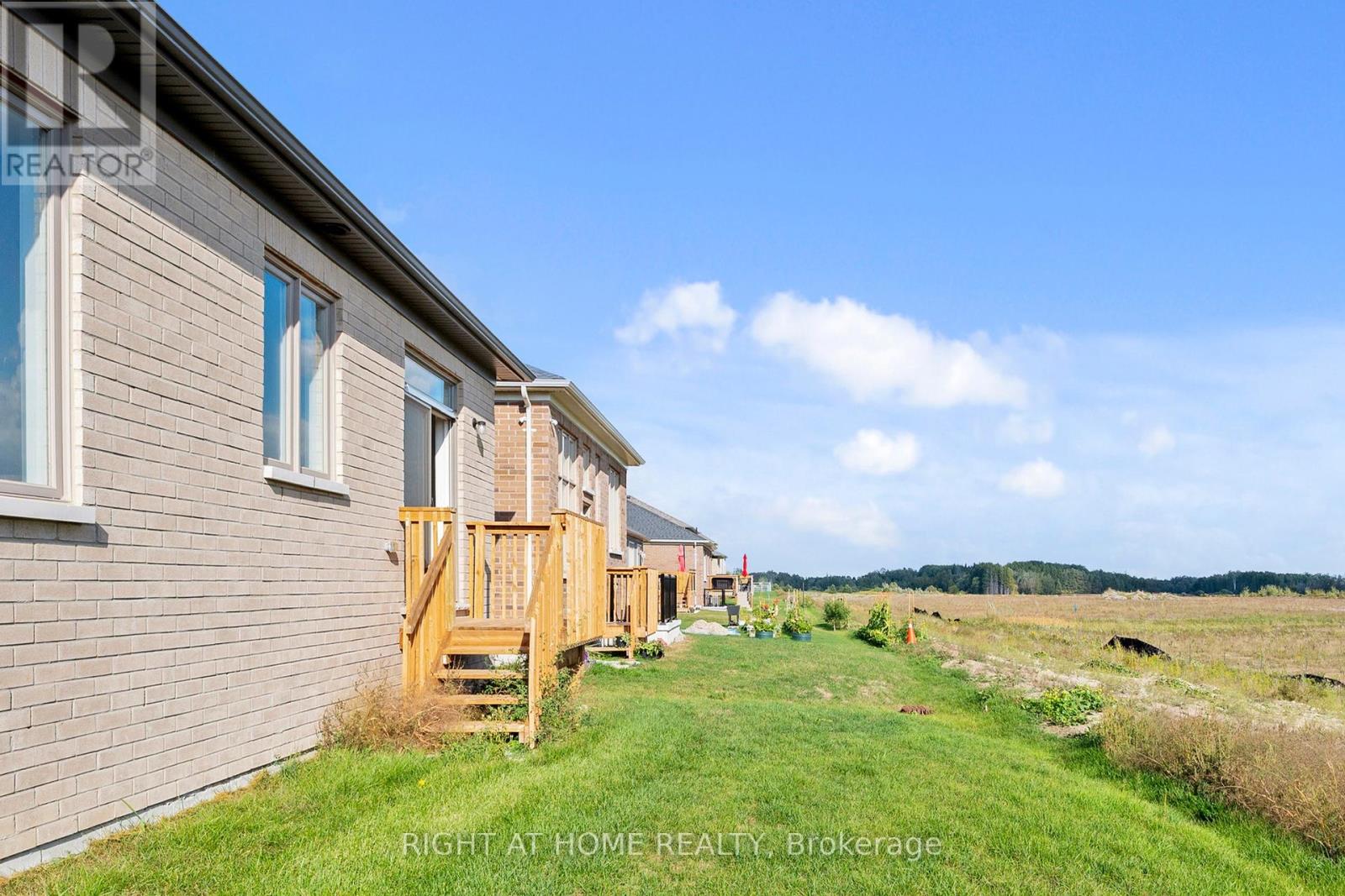 243 Duncan Street, Clearview, Ontario  L0M 1S0 - Photo 42 - S12438151