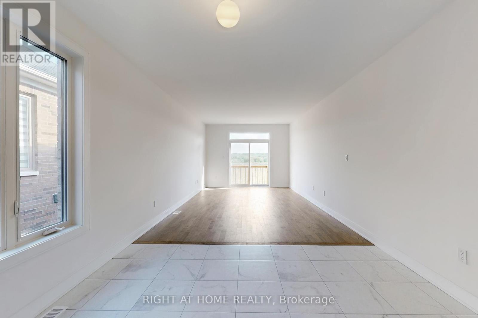 243 Duncan Street, Clearview, Ontario  L0M 1S0 - Photo 5 - S12438151