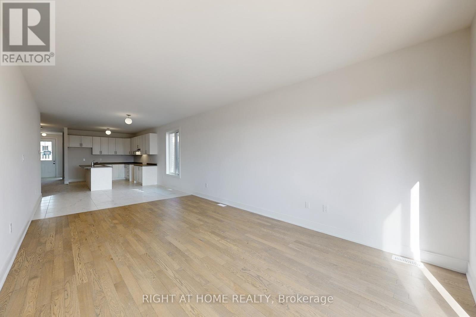 243 Duncan Street, Clearview, Ontario  L0M 1S0 - Photo 6 - S12438151