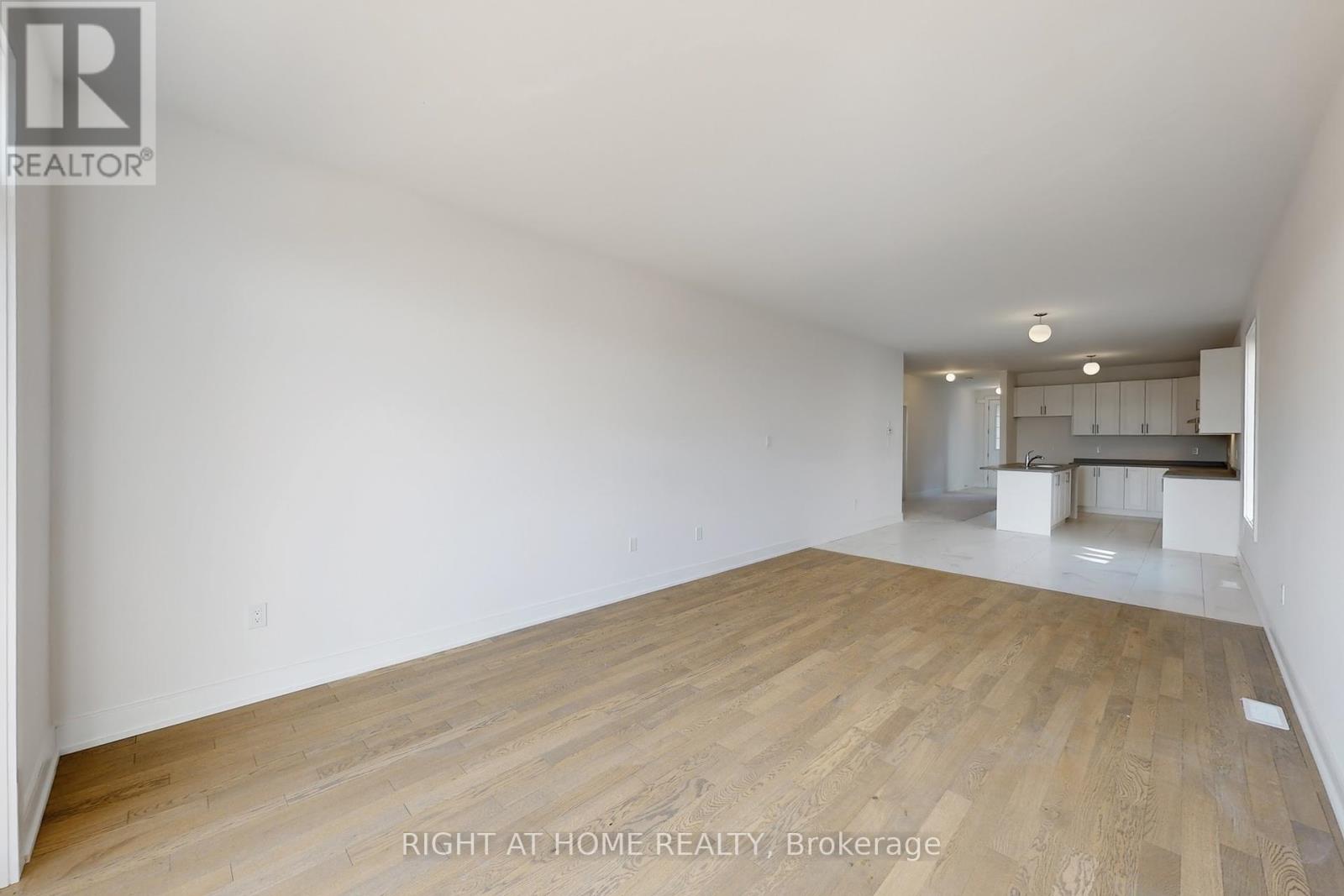 243 Duncan Street, Clearview, Ontario  L0M 1S0 - Photo 7 - S12438151