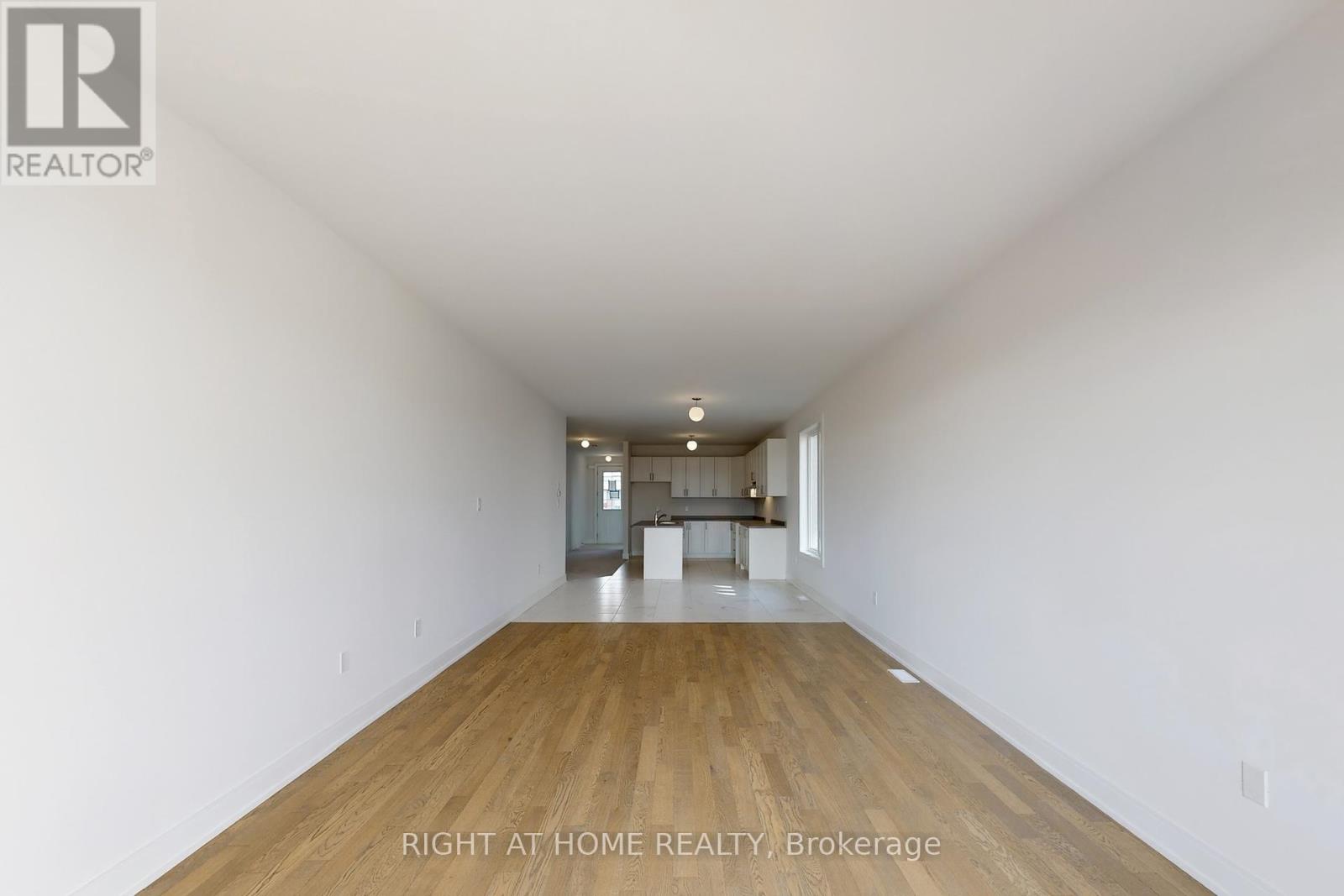 243 Duncan Street, Clearview, Ontario  L0M 1S0 - Photo 8 - S12438151