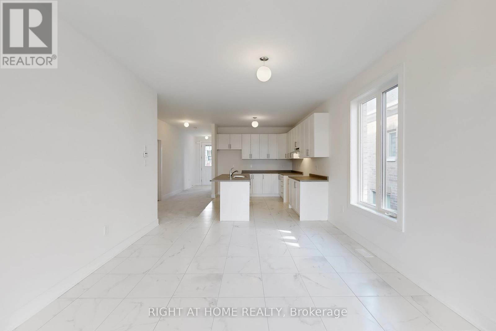 243 Duncan Street, Clearview, Ontario  L0M 1S0 - Photo 9 - S12438151
