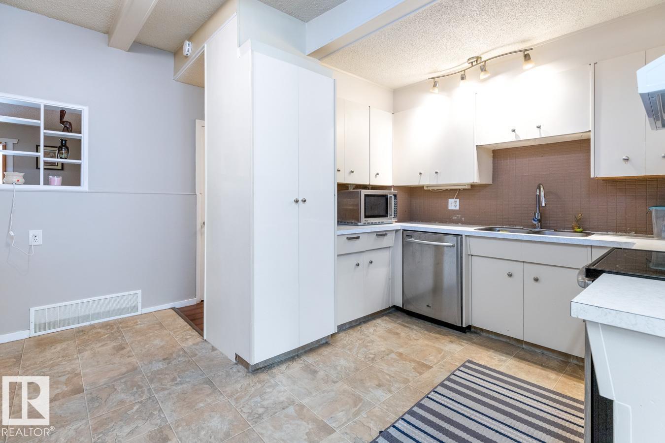 6303 89 Av Nw, Edmonton, Alberta  T6B 2G5 - Photo 12 - E4460281