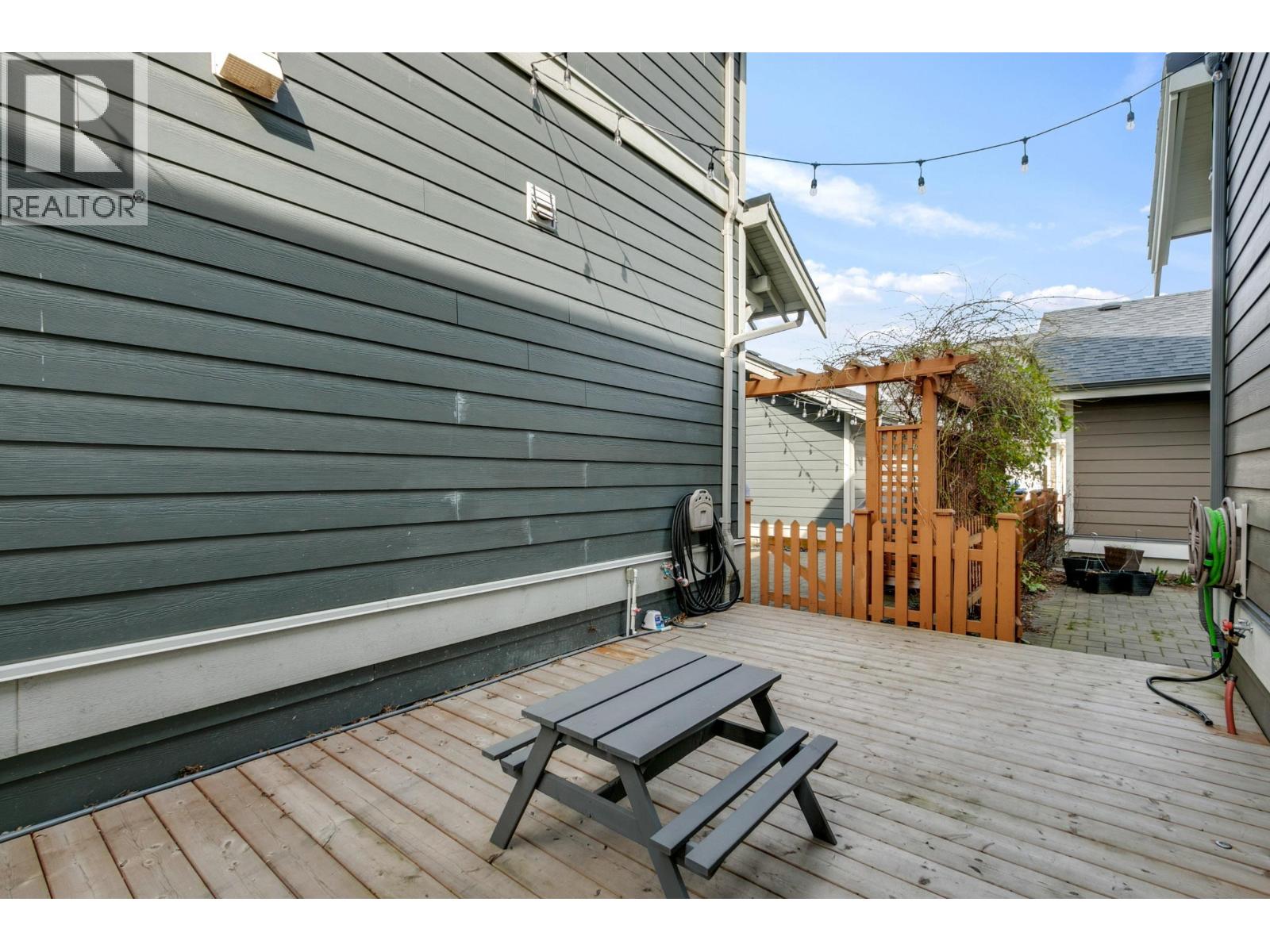 251 Jensen Street, New Westminster, British Columbia  V3M 0E7 - Photo 5 - R3053870